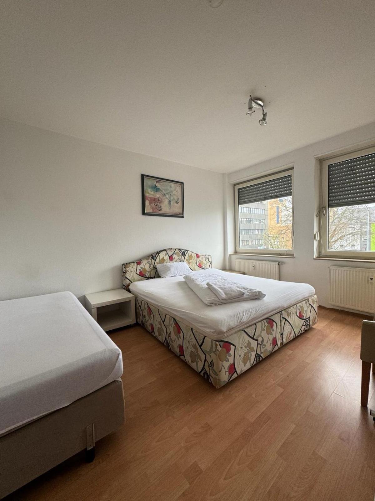 Apartment Mit 3 Schlafzimmer Kaiserslautern Exterior photo